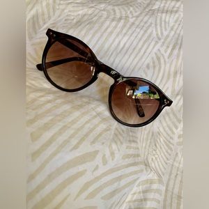 NWOT Hilfiger Sunglasses